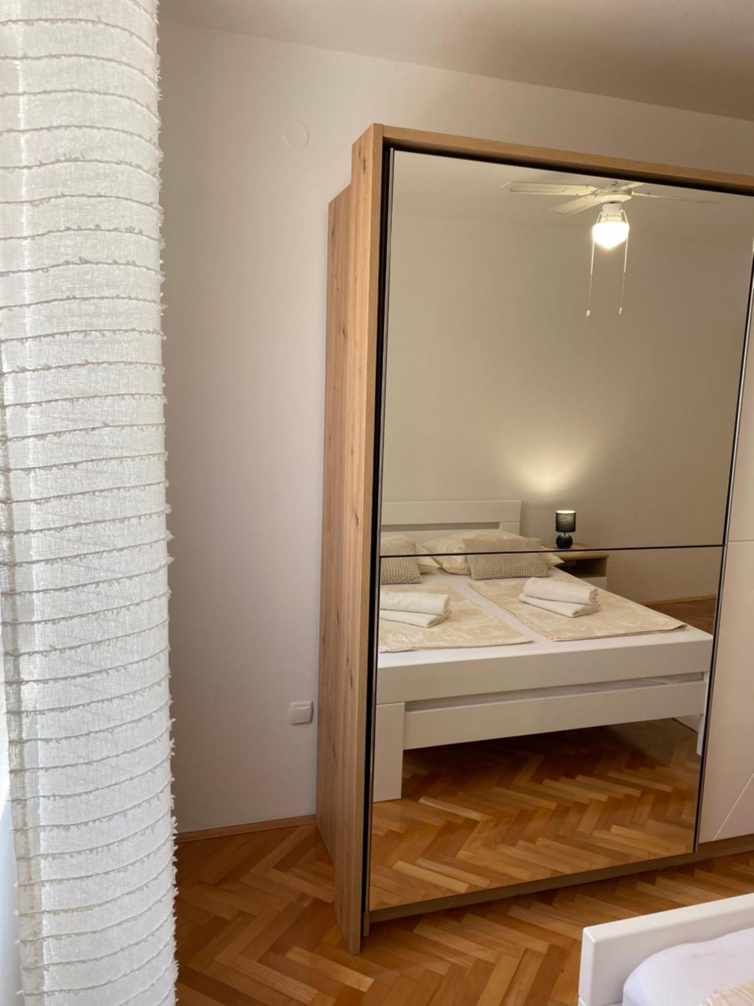 Charming Old Town Apartment シベニク エクステリア 写真