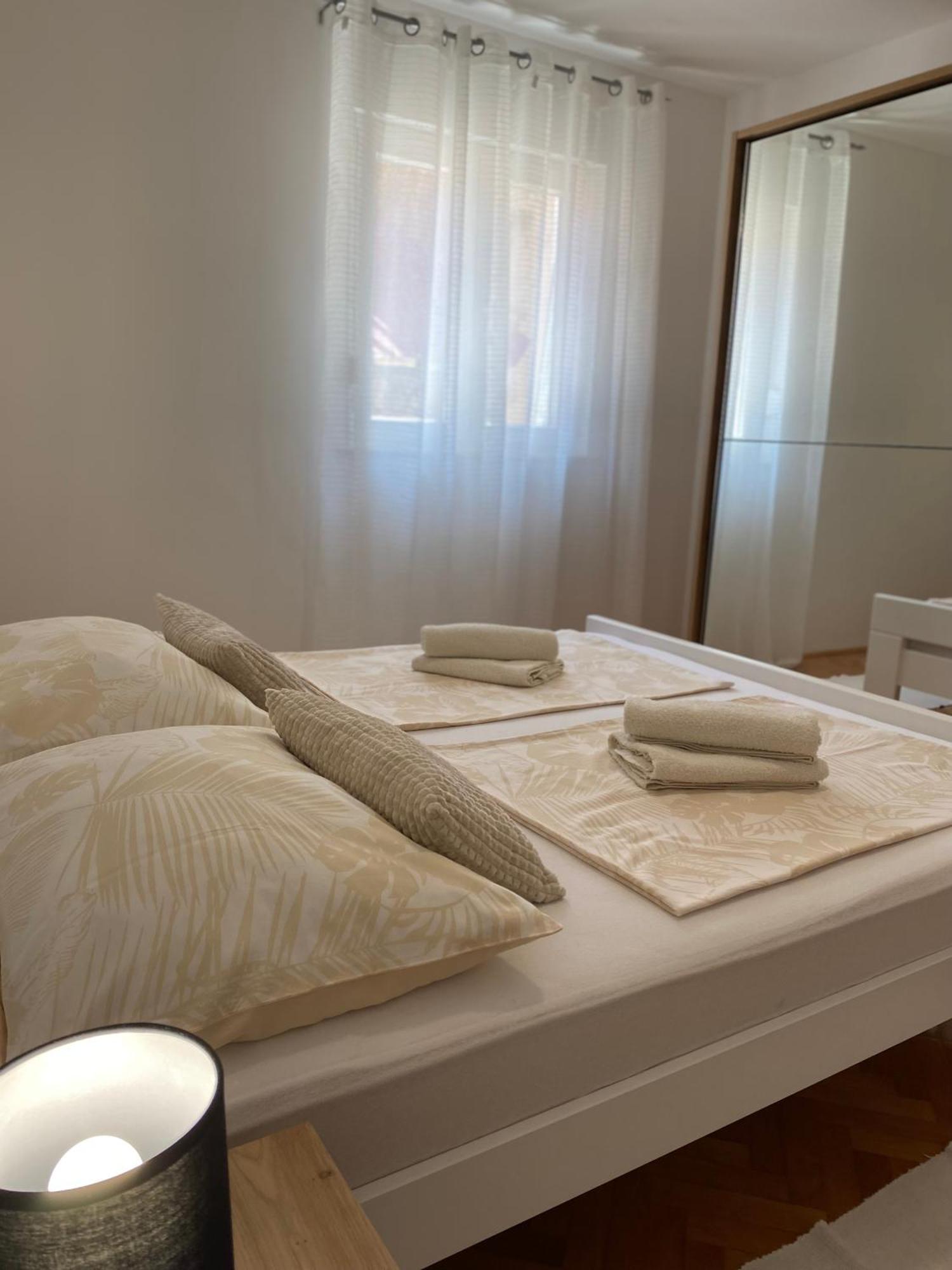 Charming Old Town Apartment シベニク エクステリア 写真