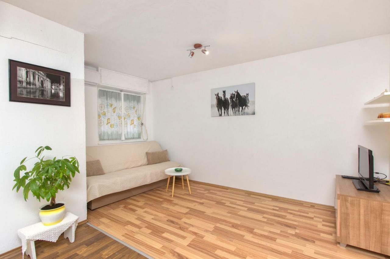 Charming Old Town Apartment シベニク エクステリア 写真