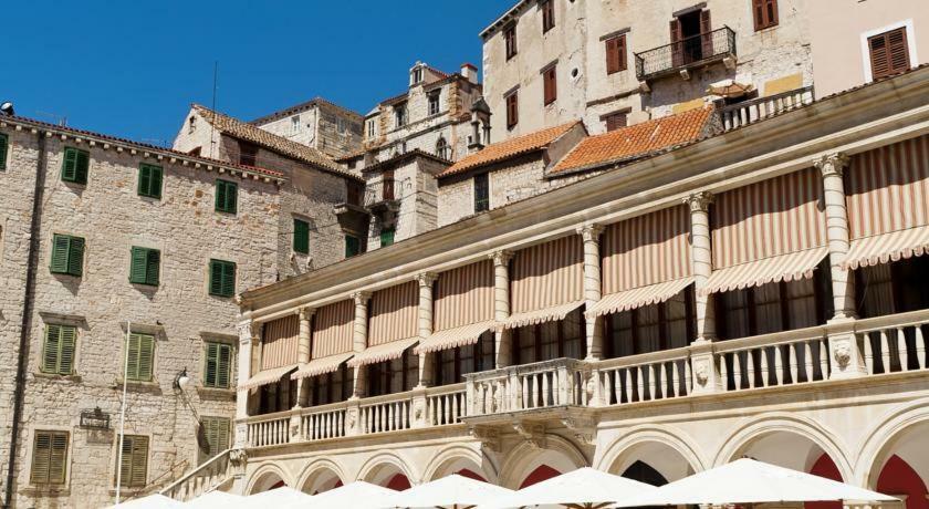 Charming Old Town Apartment シベニク エクステリア 写真